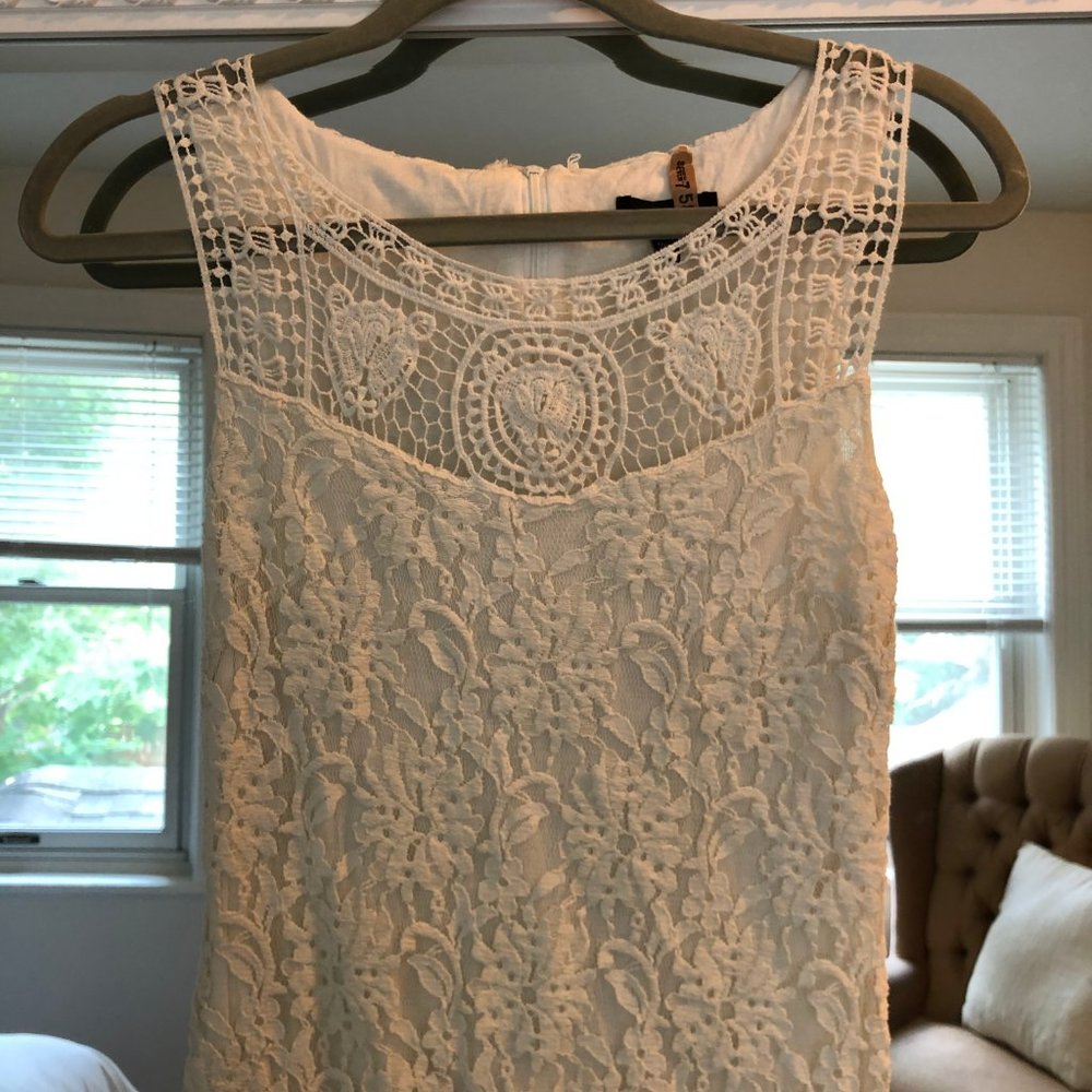 Mini Ivory Lace Dress - Picture 4 of 4